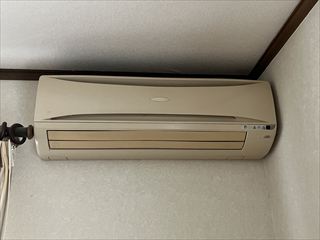 茨城県守谷市　家庭用エアコン交換工事1