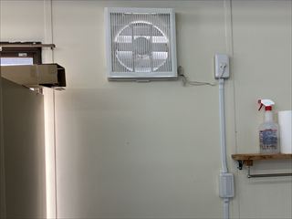 茨城県牛久市　換気扇設置、LED化工事3