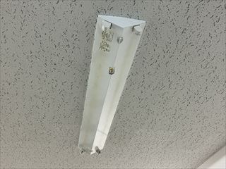 茨城県牛久市　換気扇設置、LED化工事1
