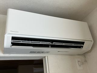 茨城県龍ケ崎市　家庭用エアコン設置、平面アンテナ設置工事