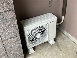 茨城県牛久市　オフィス用エアコン交換（隠蔽配管）工事