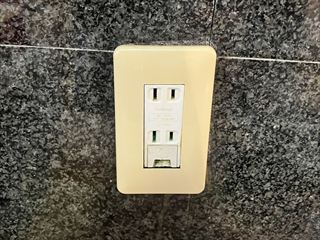 茨城県常総市　家庭用コンセント交換工事
