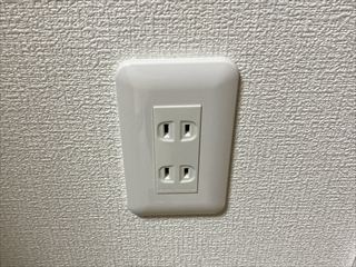 茨城県つくばみらい市　家庭用コンセント交換工事