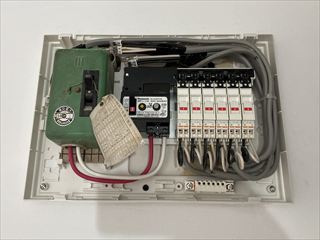 茨城県取手市　家庭用ダクトレール、コンセント増設、分電盤交換工事