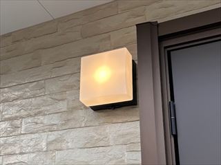 茨城県取手市　家庭用玄関軒下照明交換工事