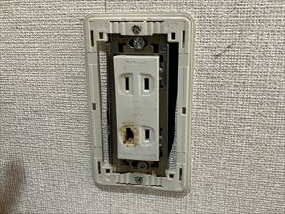 千葉県柏市　家庭用コンセント交換工事