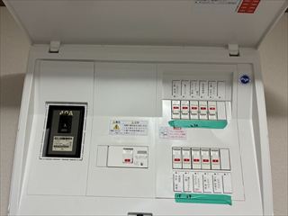 茨城県守谷市　家庭用エアコン交換、分電盤交換、専用回路増設、照明交換工事