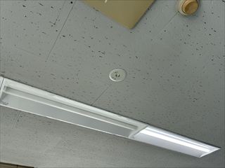 茨城県牛久市　オフィス用非常灯設置工事